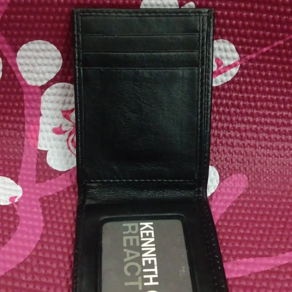 Kenneth Cole - Picture 3 of 3